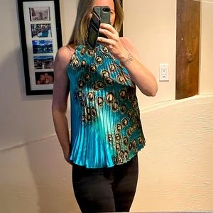 🦩3 for $30 🦩 NWT stunning floaty silky top. An absolute eye-catcher